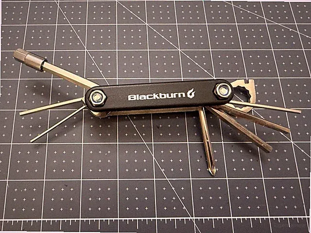 BLACKBURN 13 Function Multi-Tool On The Go Bike Repair Wheel Removal/Flat Repair