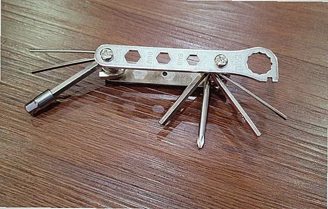 BLACKBURN BICYCLE ESSENTIAL 13 FUNCTION MUTI TOOL