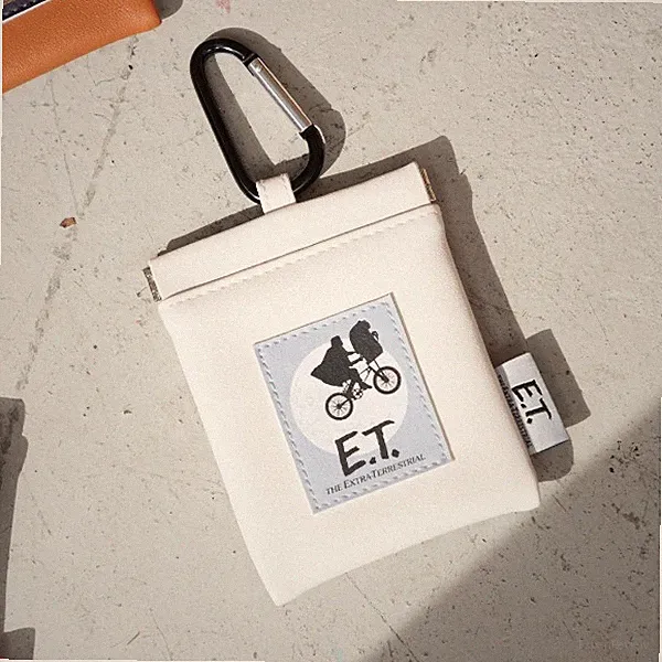 E.T. THE EXTRA-TERRESTRIAL Multi Pouch Universal City Studios Bicycle Moon Movie