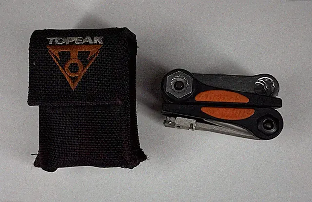 TopeaK Alien XS 17 FUNCTIONING TOOL POCKET BICYCLE MULTI TOOL W/ Case