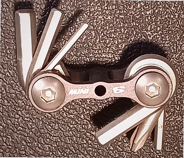 Topeak Mini 6 Bicycle Multi-Tool 5 Allen Wrenches, 1 Phillips #2 Screwdriver -C