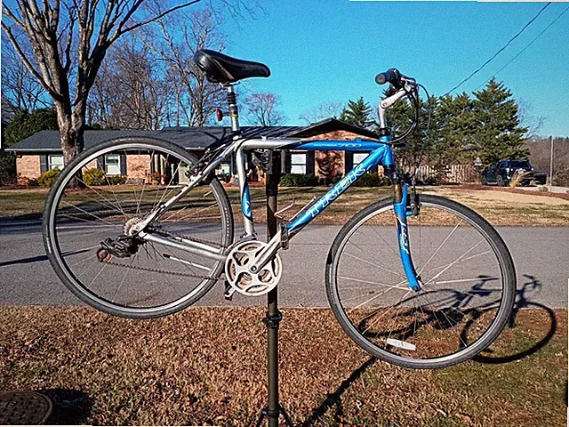 TREK MULTI TRACK 7100 Hybrid Bike, Aluminum Frame, 51 cm Frame, Blue, 700c Wheel
